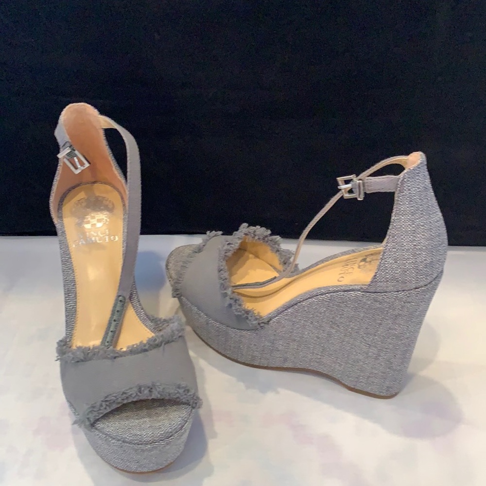 Vince Camuto TATCHEN Platform Wedge/Sandals Gray